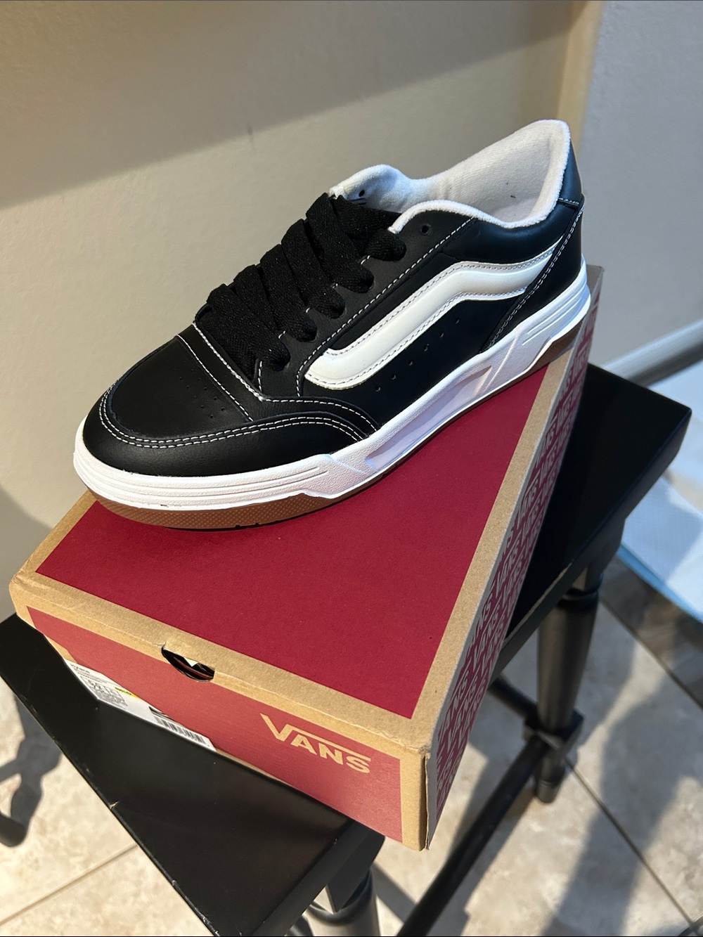 NIB Vans Black and White Low-Top Skate Sneakers M6/W7.5